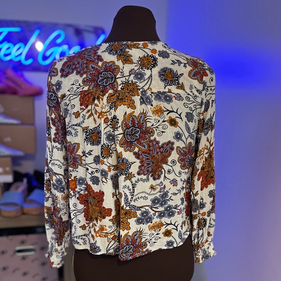 Christian Siriano New York Bohemian Style Floral Blouse - Picture 3 of 5